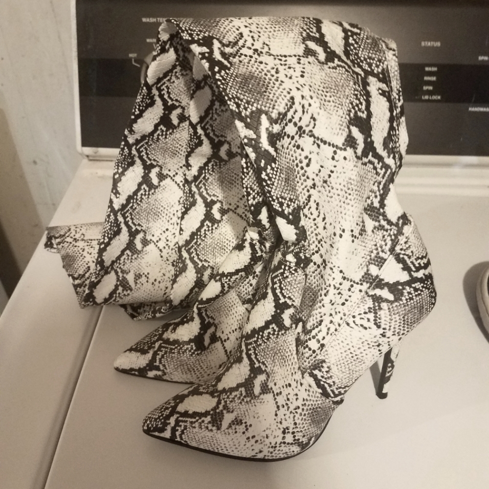 High heel knee boots